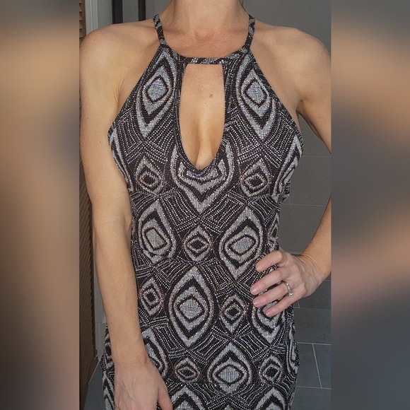 Iris Sparkly Diamond Geometric Bodycon Open Back Metallic Black Dress Size S - Picture 2 of 4